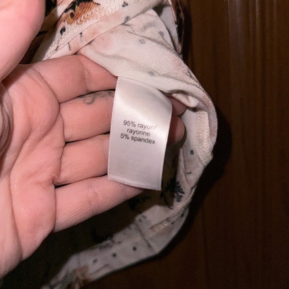 NWT! Maurices 24/7 Mara High Neck Slanted Hem Tank Top In Floral & Dot Print - Picture 14 of 15